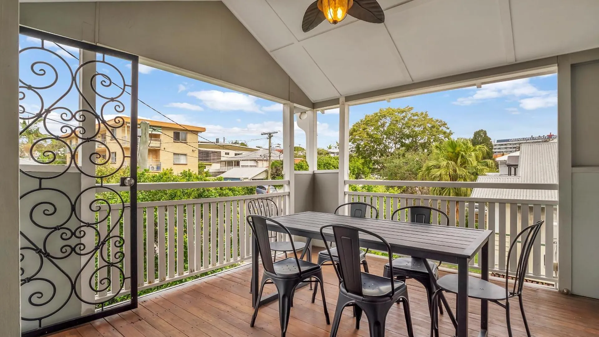 Cedar Street Lodge 5Brms 3Bths 2 Homes In 1 Brisbane Holiday home